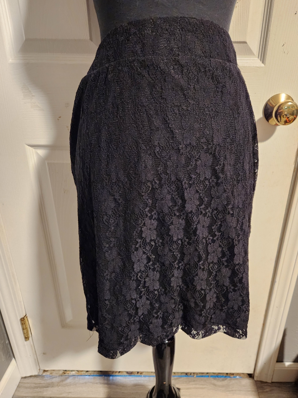 Woman's Size XL Classic Black Lace Midi Skirt
